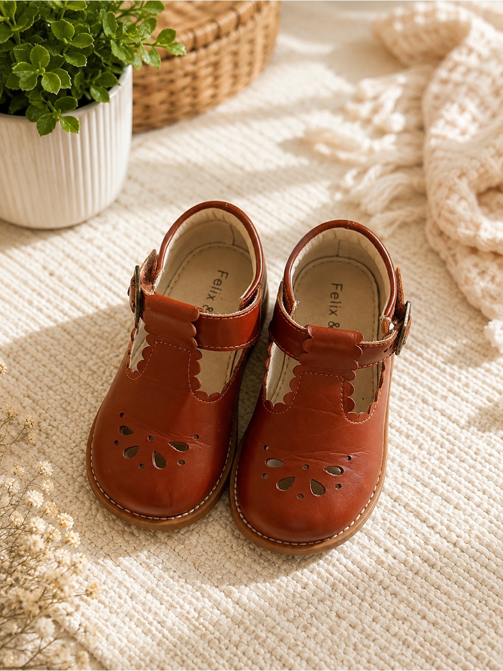 Felix & Flor Kids' Tan Leather Mary Jane Dress Shoes